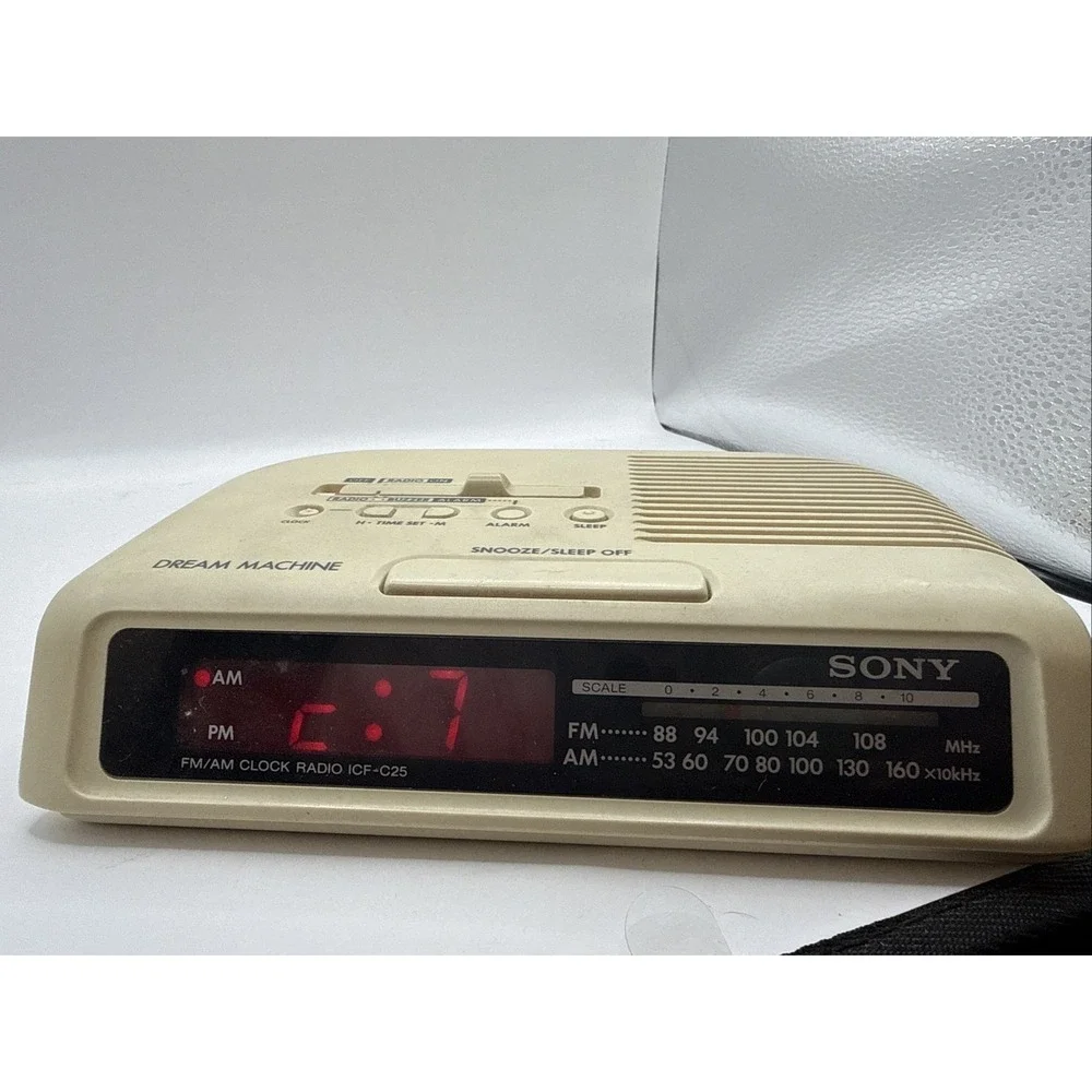 SONY Dream Machine Clock Radio AM FM Alarm Model ICF-C25 Beige Cream Color Works